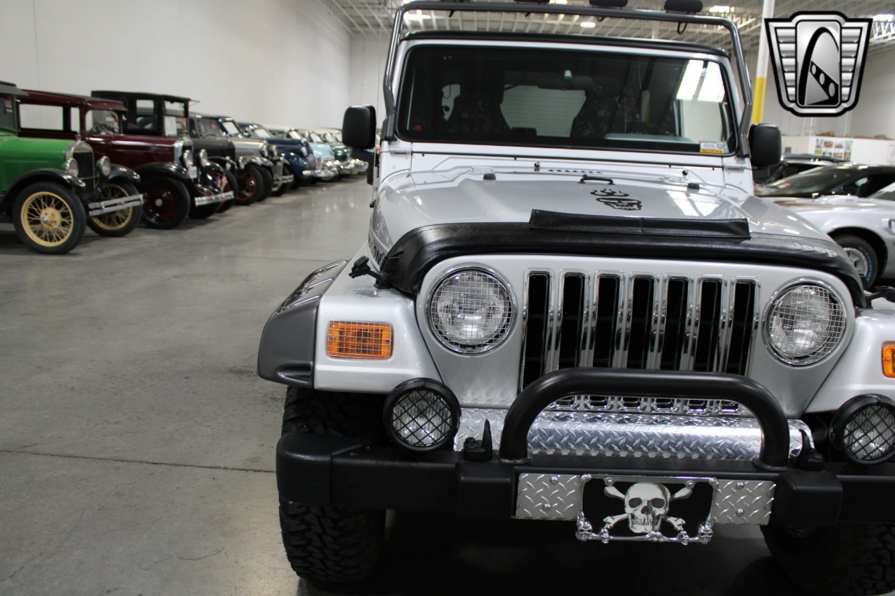 1,352-Mile 2003 Jeep Wrangler Rubicon Tomb Raider