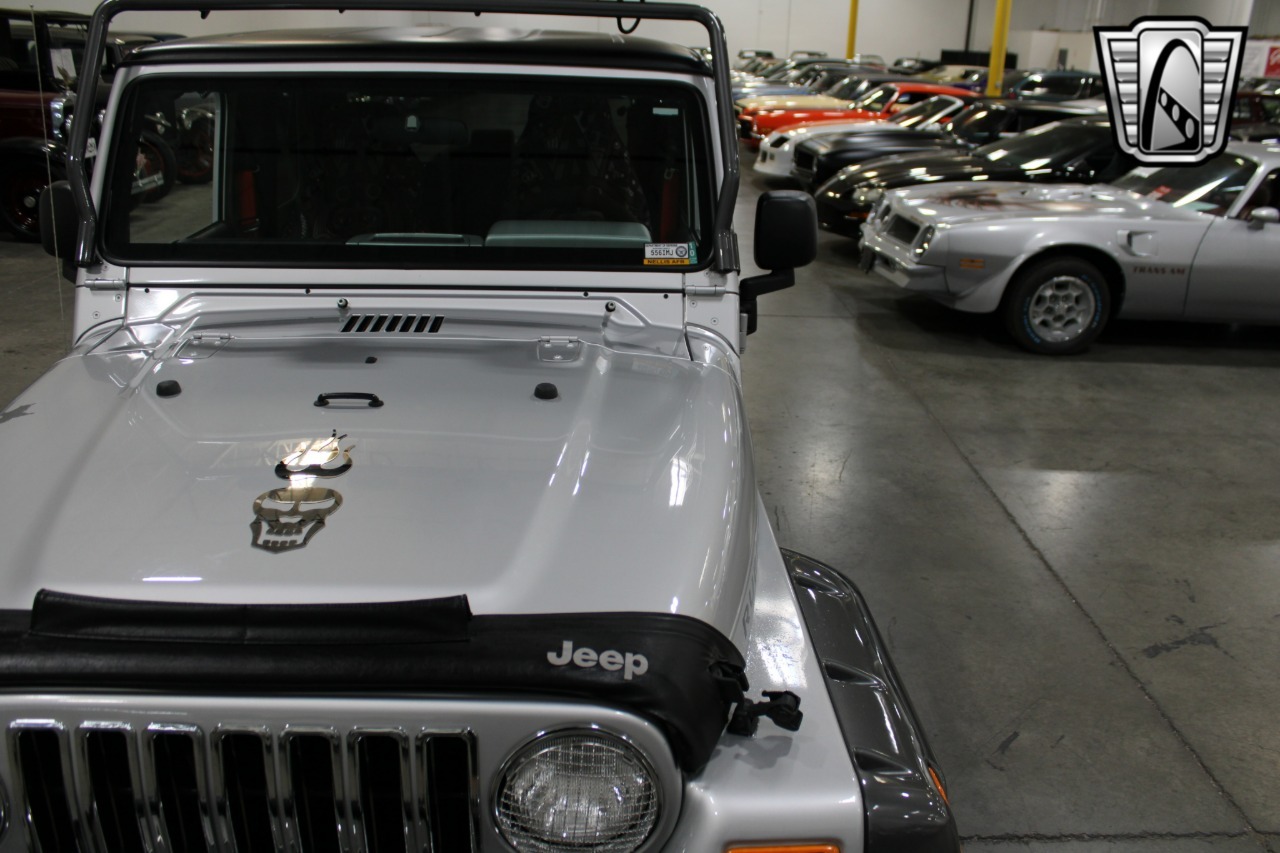 1,352-Mile 2003 Jeep Wrangler Rubicon Tomb Raider