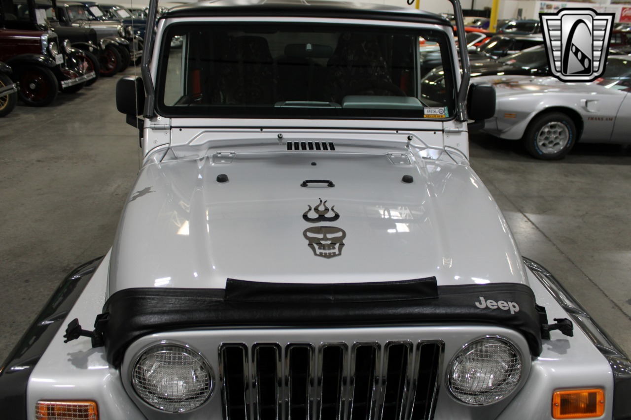 1,352-Mile 2003 Jeep Wrangler Rubicon Tomb Raider