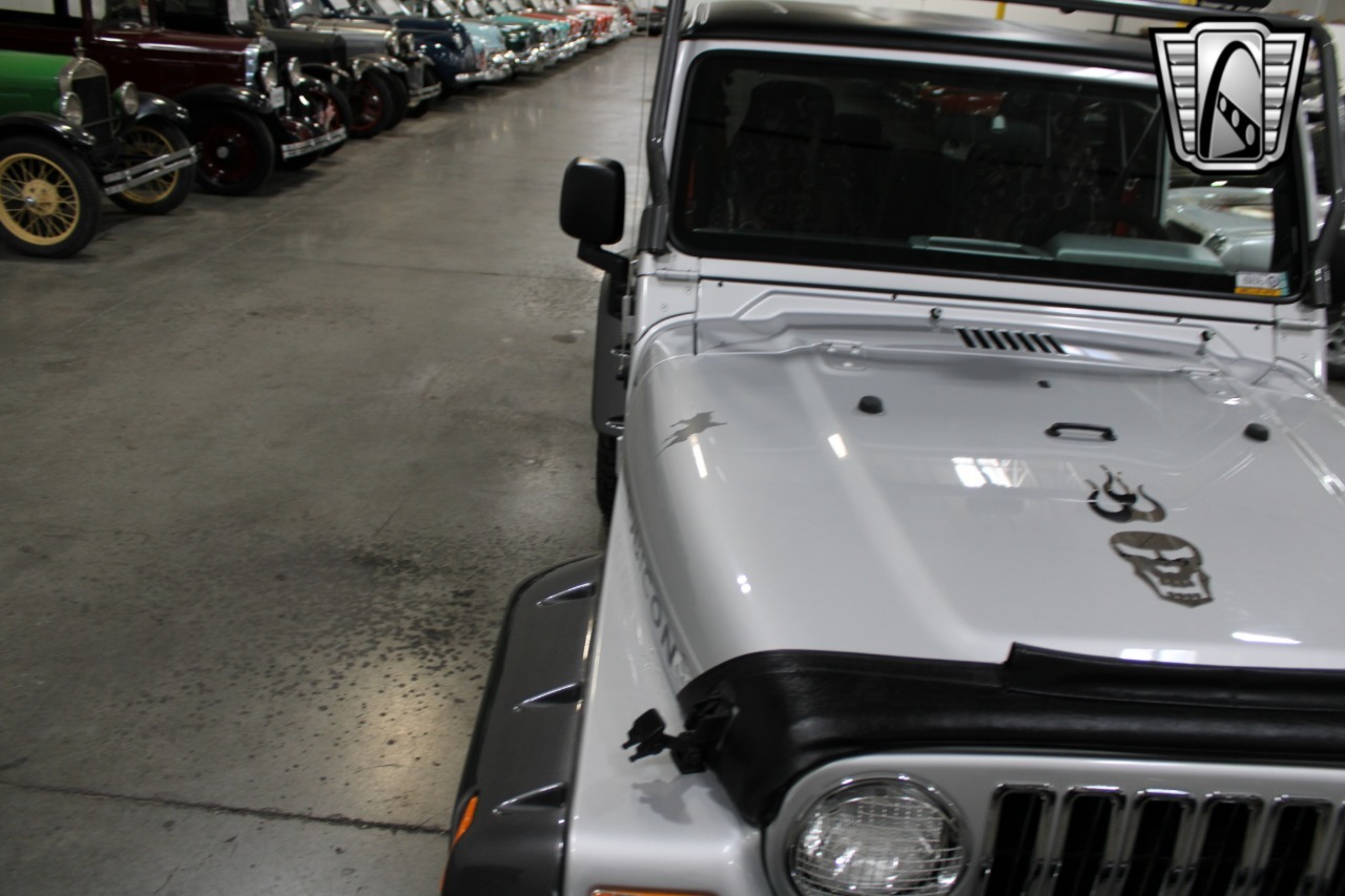 1,352-Mile 2003 Jeep Wrangler Rubicon Tomb Raider