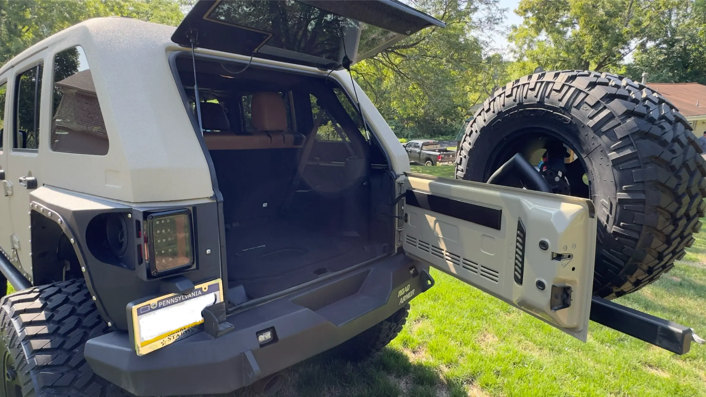 Starwood Motors Custom 2017 Jeep Wrangler Unlimited Rubicon