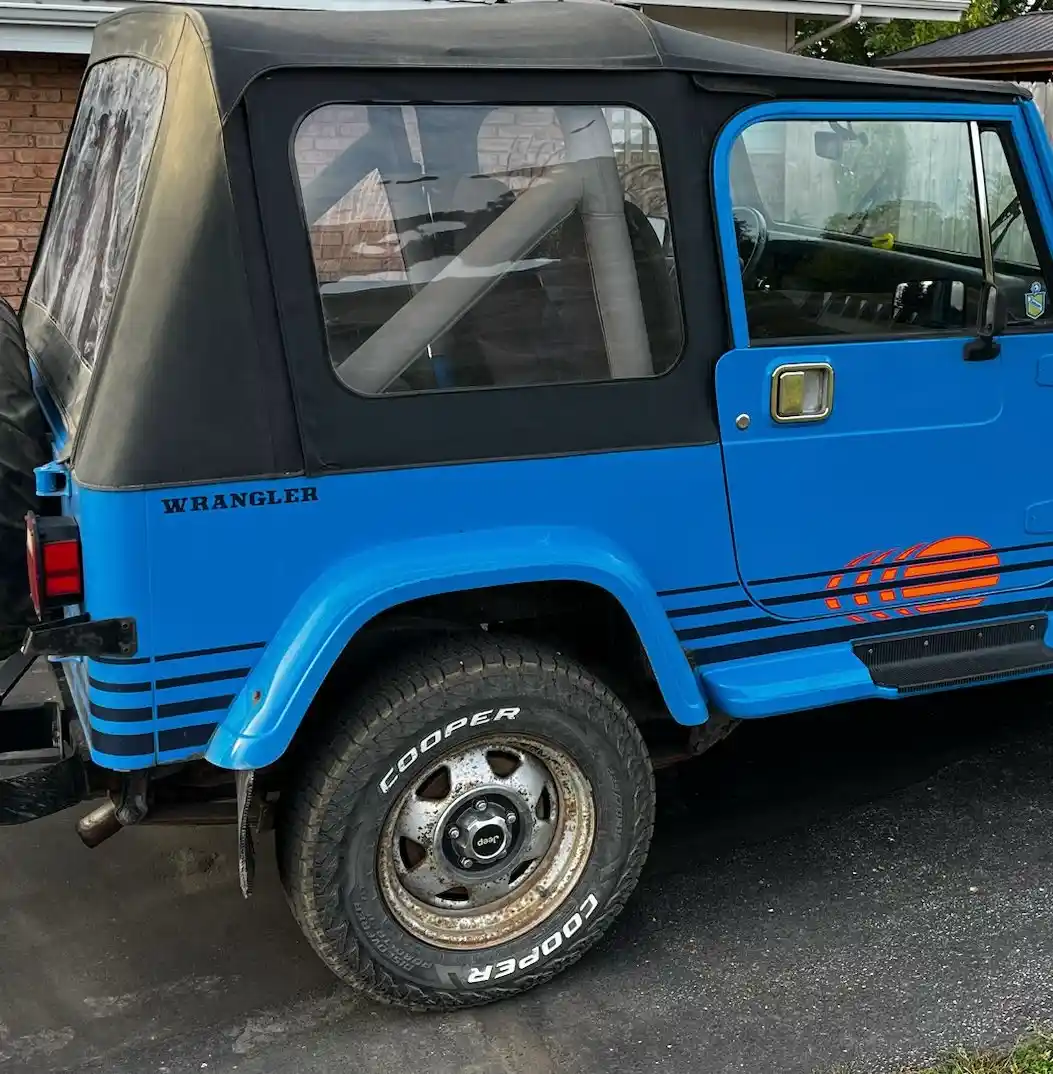 4.2L I6-Powered 1989 Jeep Wrangler Islander - 5