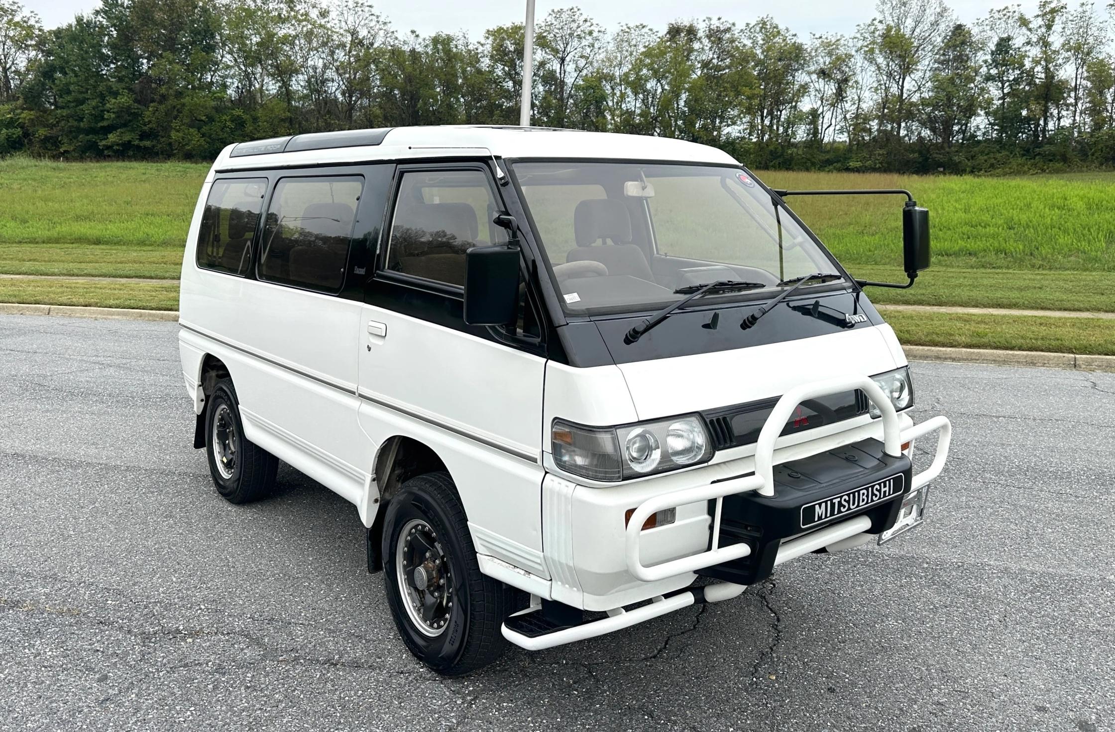  Mitsubishi Delica