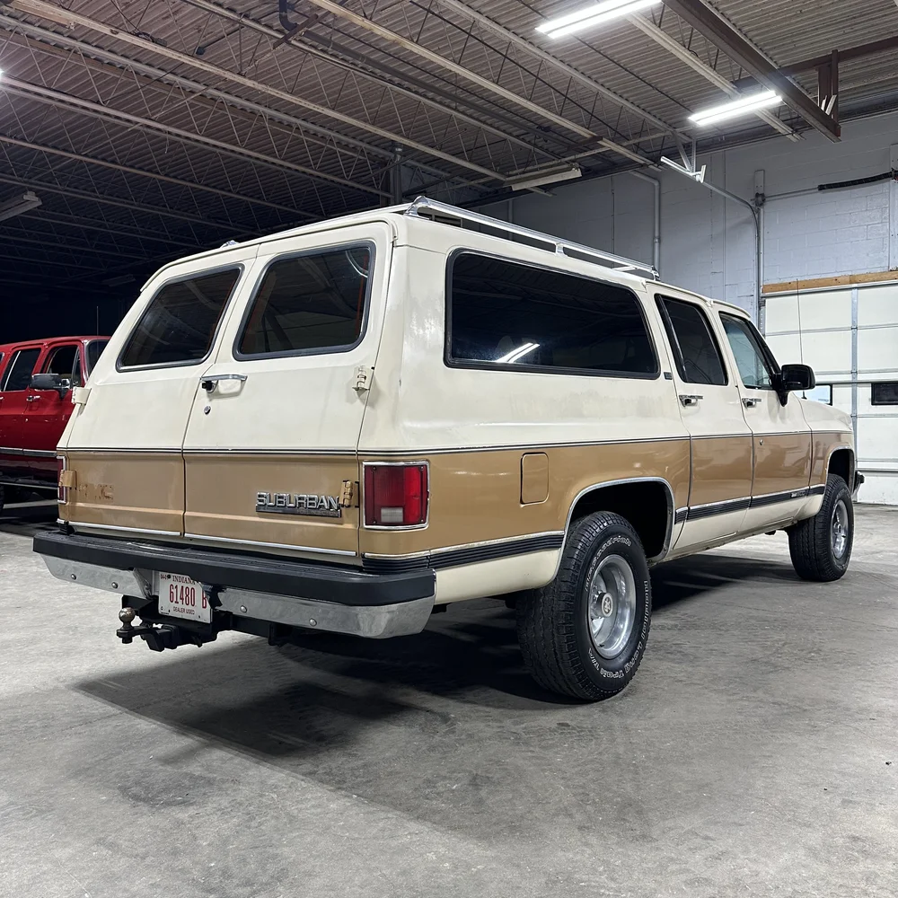 1991 GMC Suburban 1500 SLE - 3