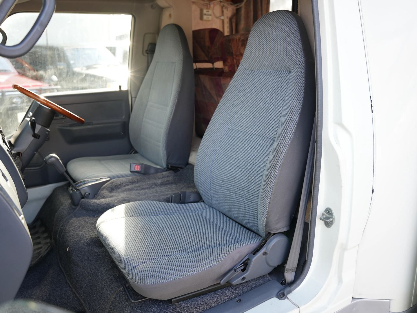 1999 Toyota Camroad - 3