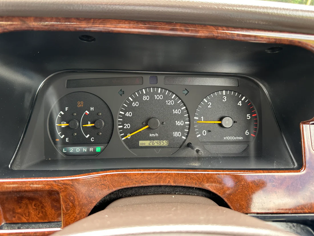 1999 Toyota HiAce Super Custom Living Saloon EX - 2
