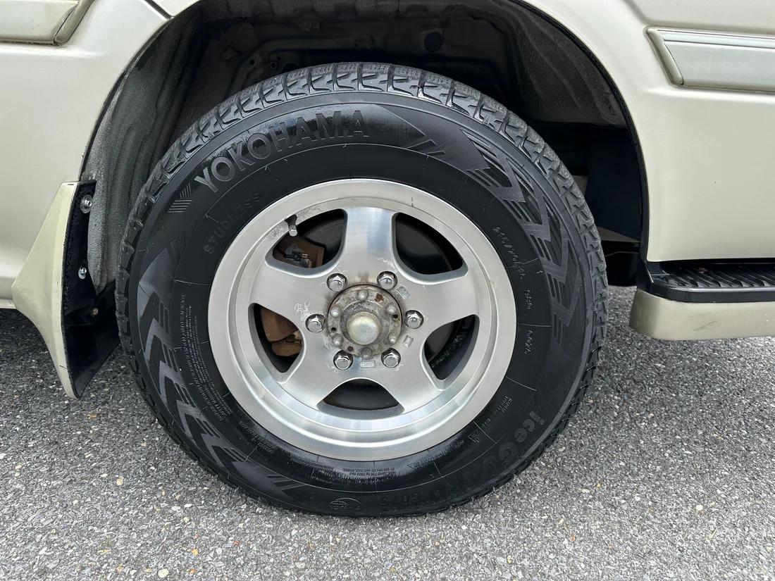 1999 Toyota HiAce Super Custom Living Saloon EX - 4