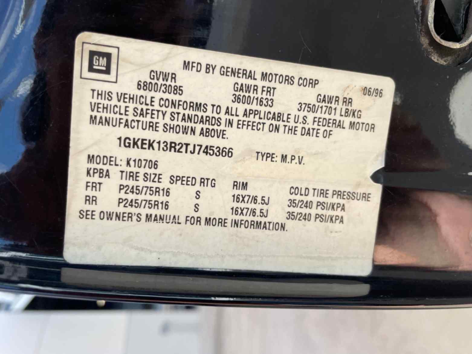 1996 GMC Suburban SLE