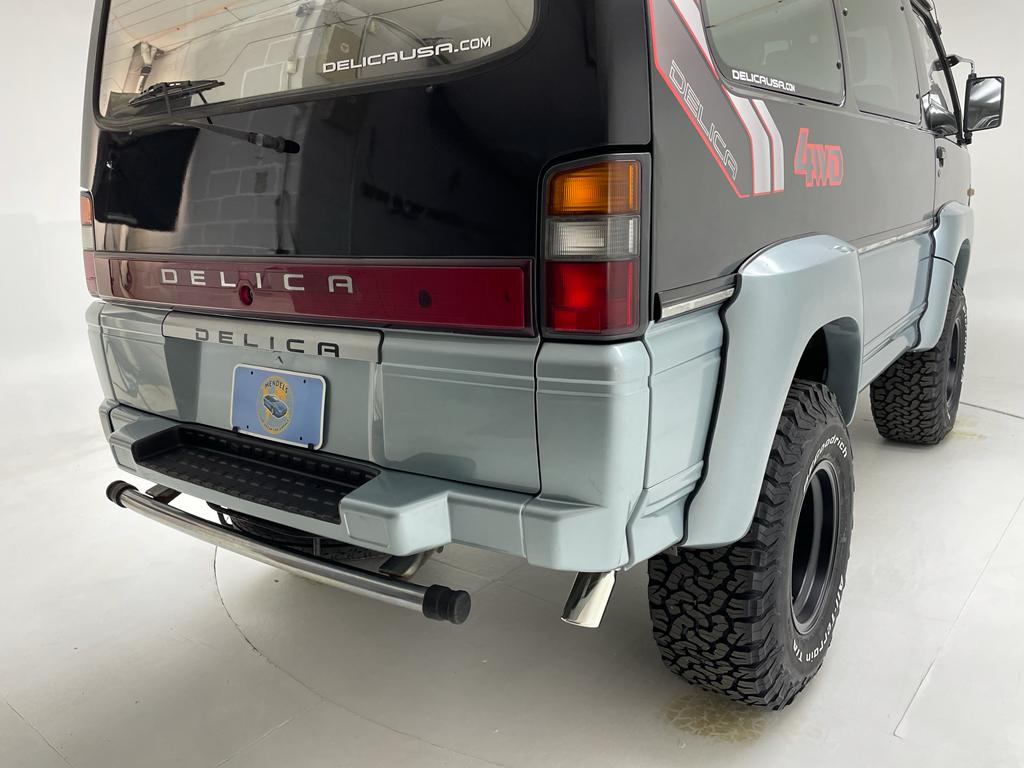 Sold: 1992 Mitsubishi Delica L300 Chamonix