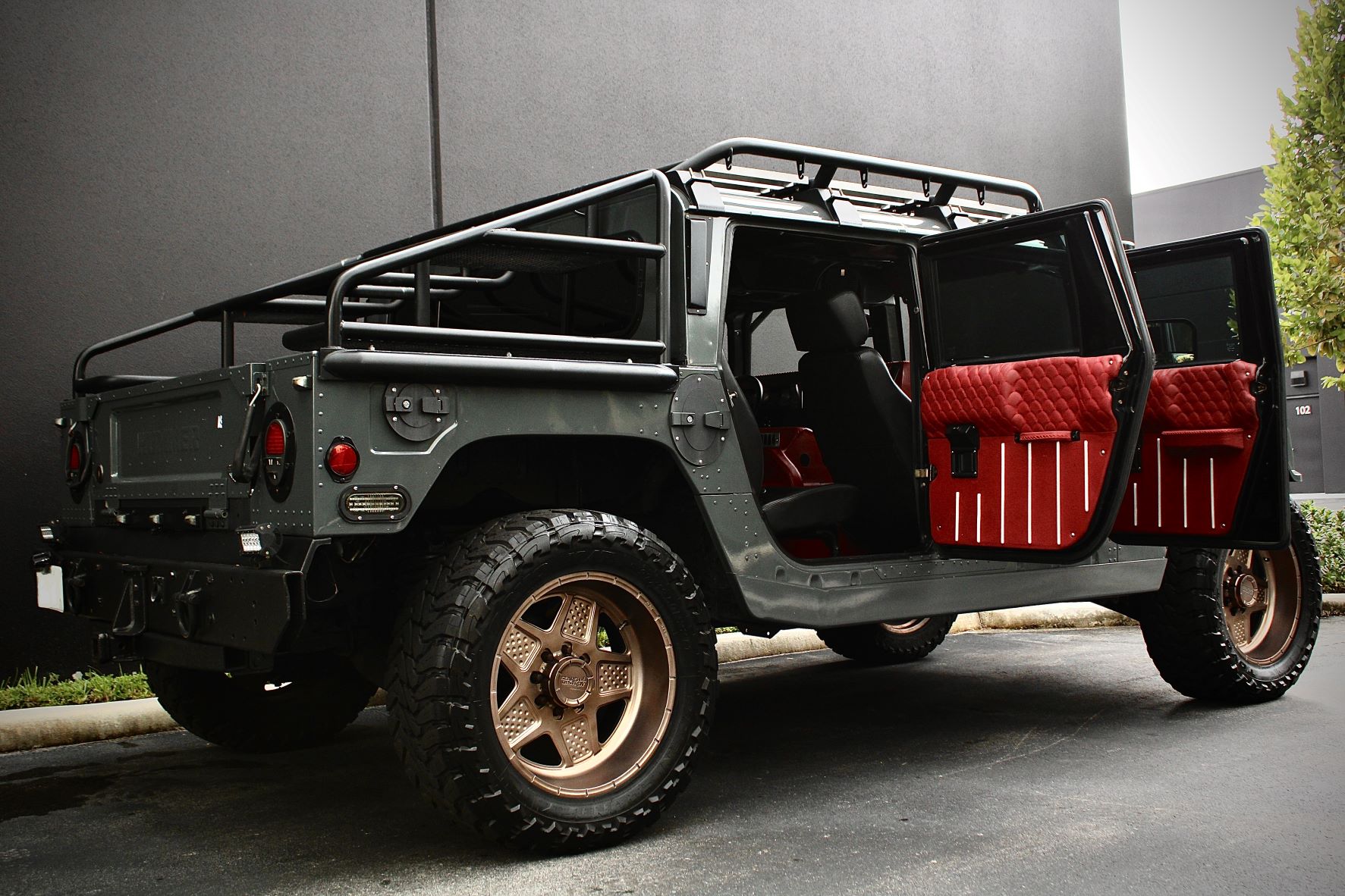 Sold: 1999 Hummer H1