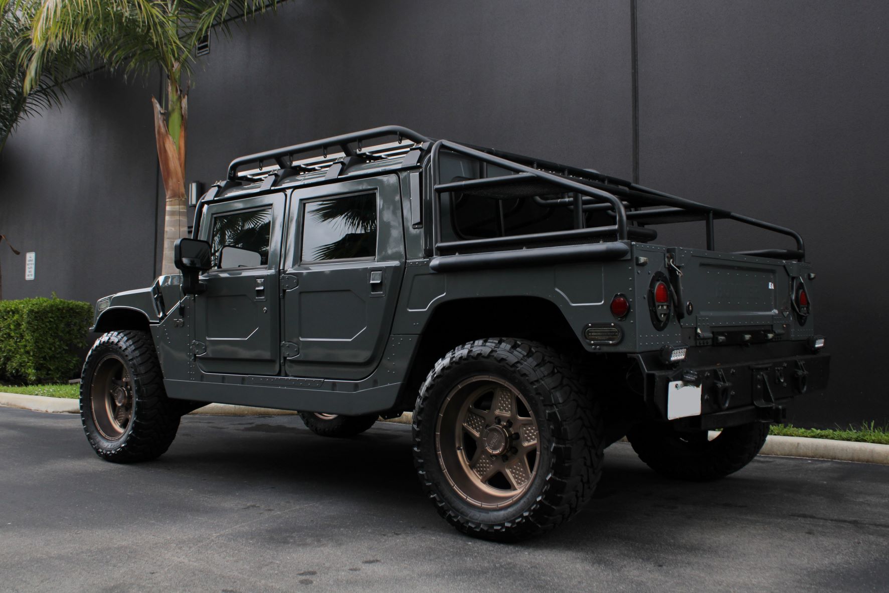 Sold: 1999 Hummer H1