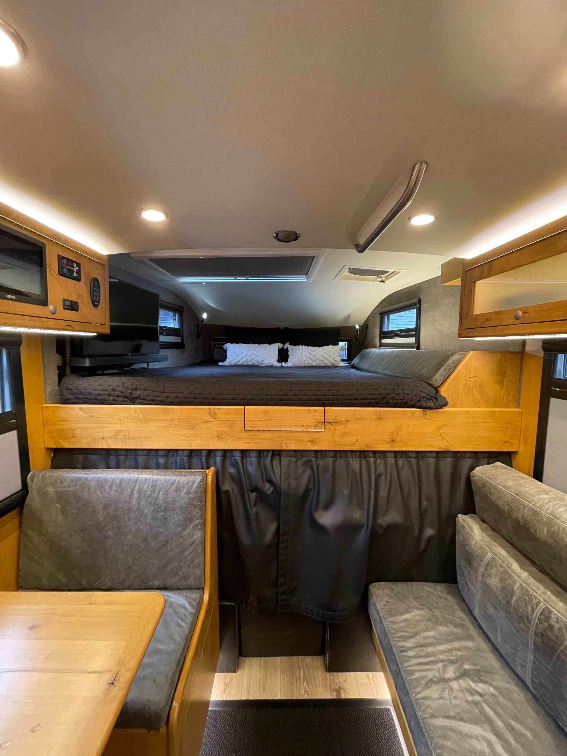 2020 EarthRoamer LTi-005