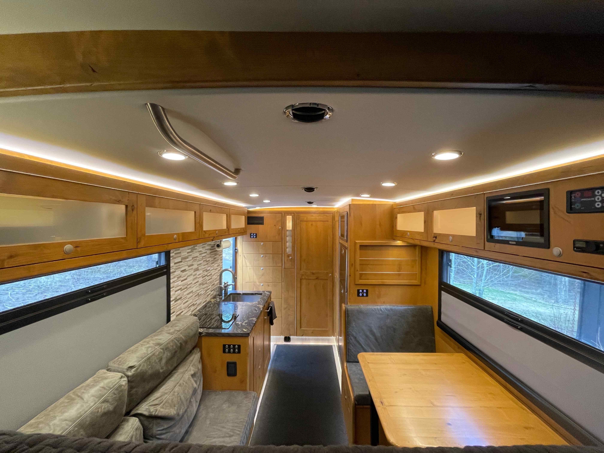 2020 EarthRoamer LTi-005 - 2