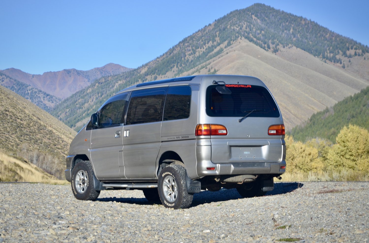 1998 Mitsubishi Delica L400 Spacegear - 4