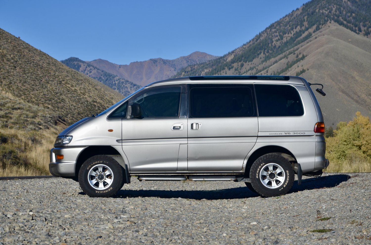 1998 Mitsubishi Delica L400 Spacegear - 3