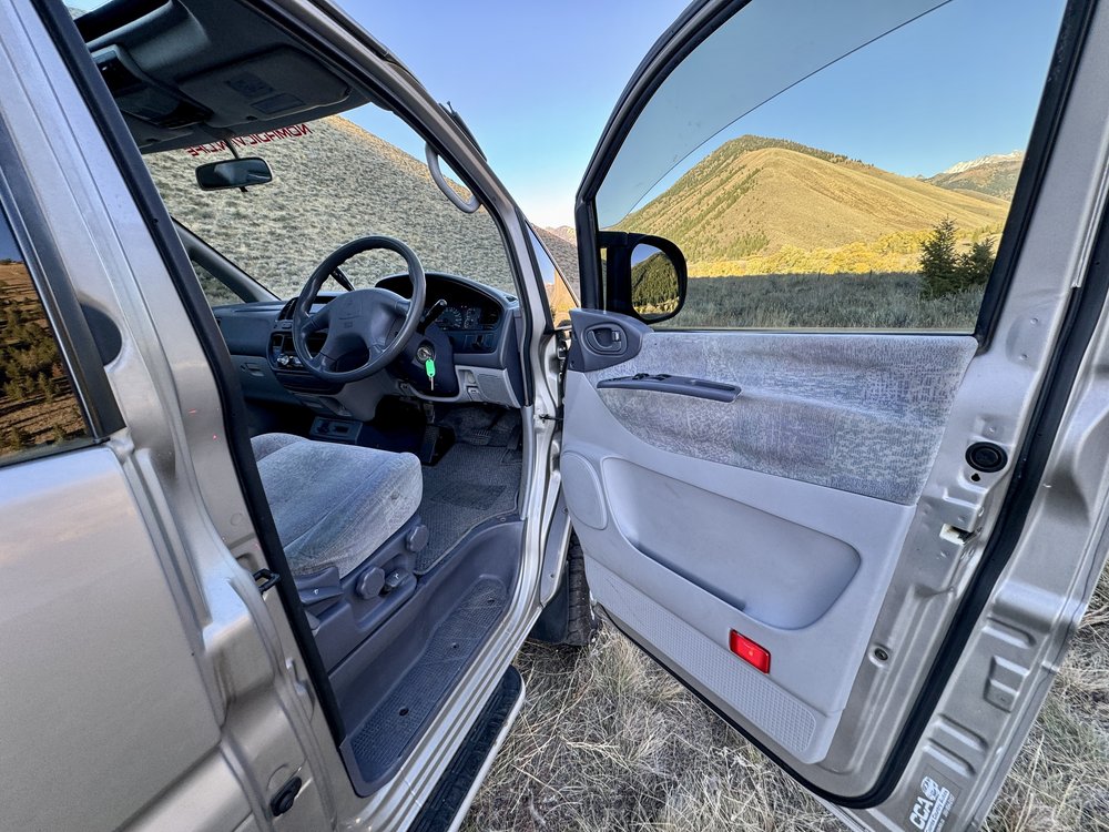 1998 Mitsubishi Delica L400 Spacegear