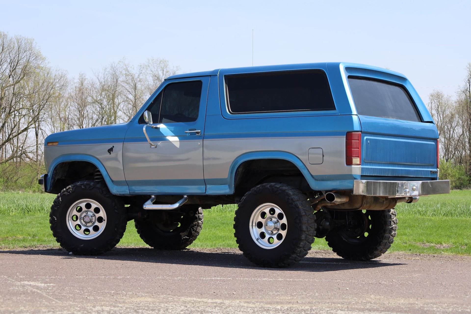 1985 Ford Bronco - 2