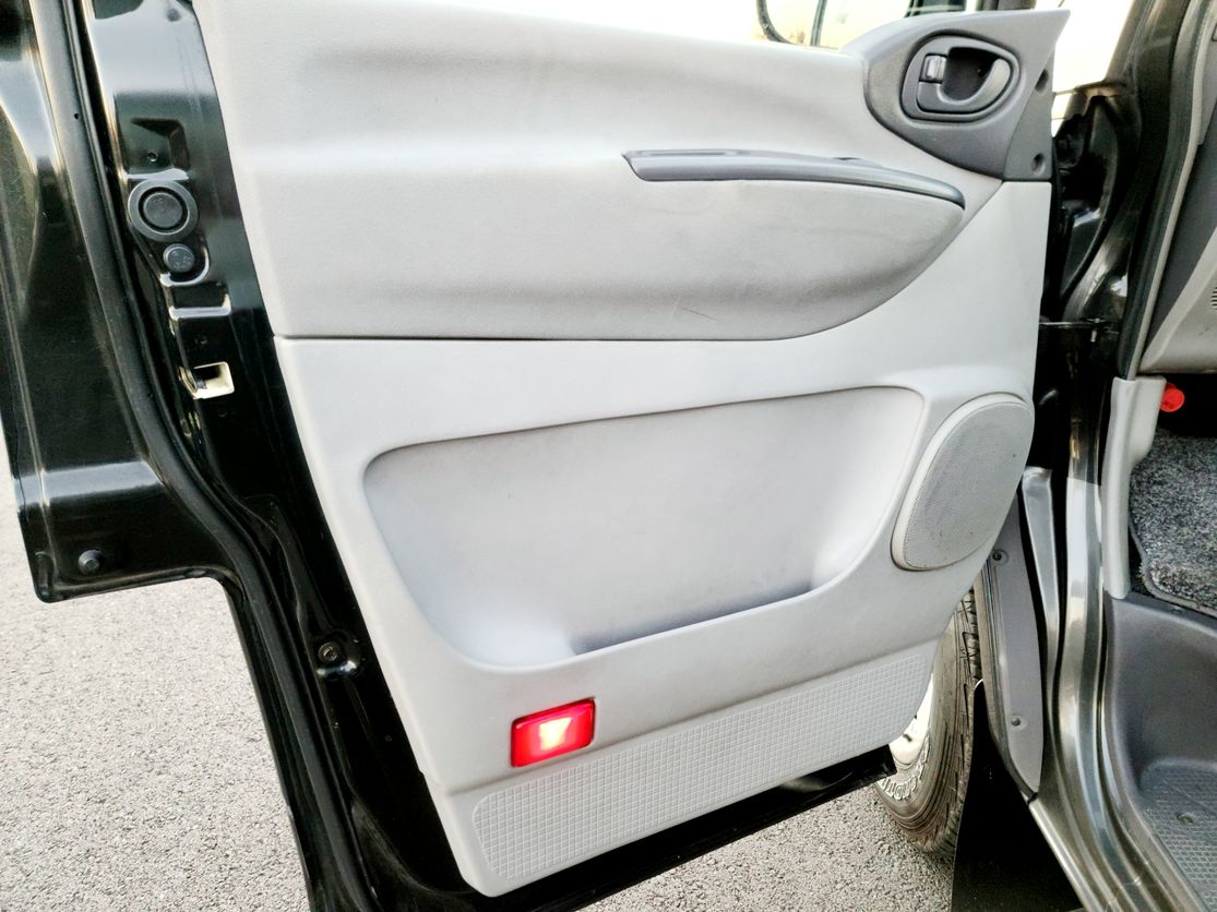Sold: 1996 Mitsubishi Delica Space Gear Super Exceed