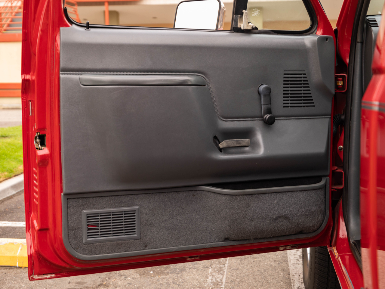 Sold: 1990 Ford F-150 XL Regular Cab 4x4