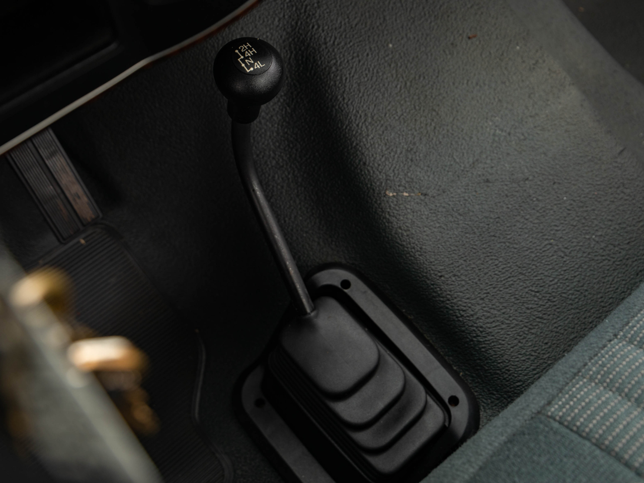 Sold: 1990 Ford F-150 XL Regular Cab 4x4