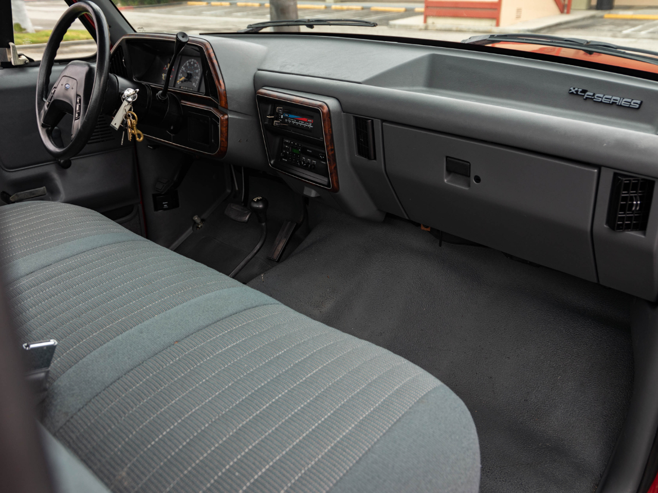 Sold: 1990 Ford F-150 XL Regular Cab 4x4