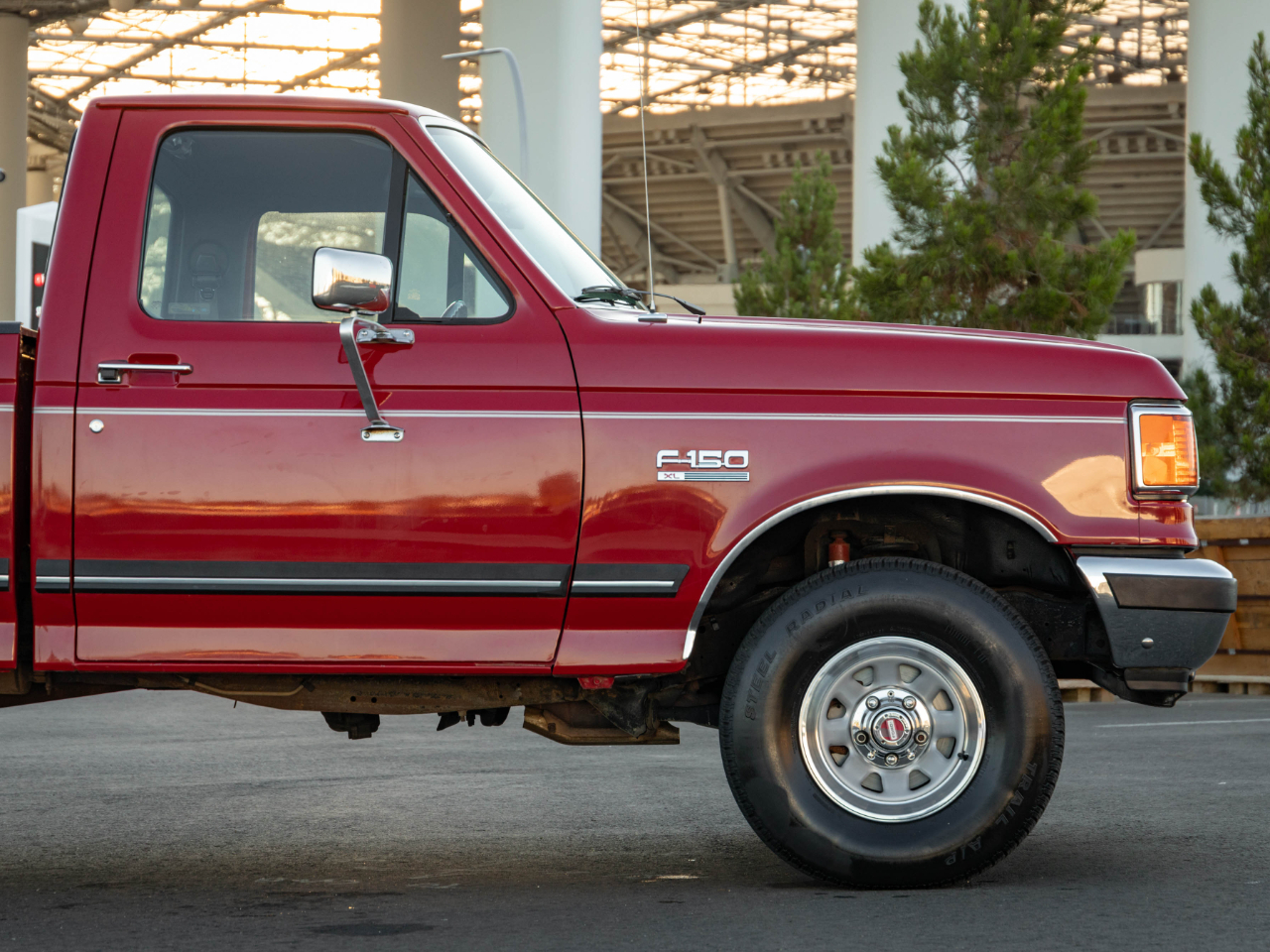 Sold: 1990 Ford F-150 XL Regular Cab 4x4