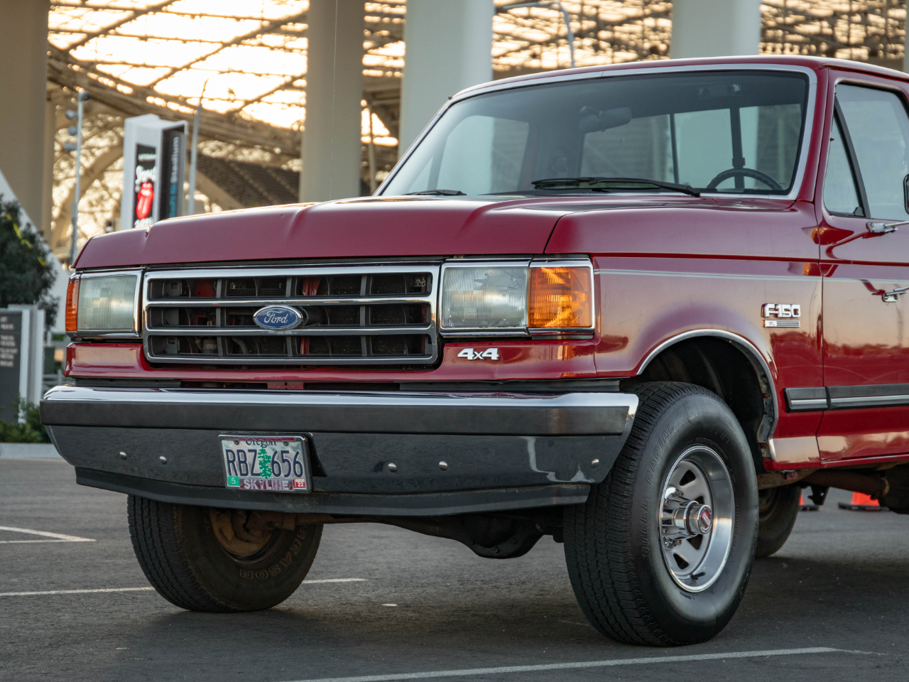 Sold: 1990 Ford F-150 XL Regular Cab 4x4