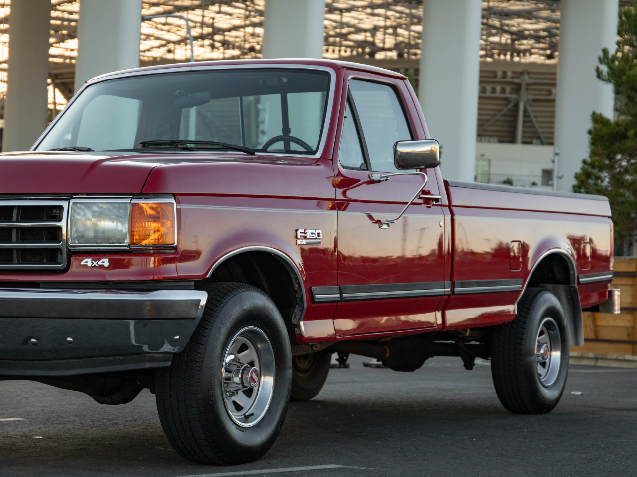 Sold: 1990 Ford F-150 XL Regular Cab 4x4