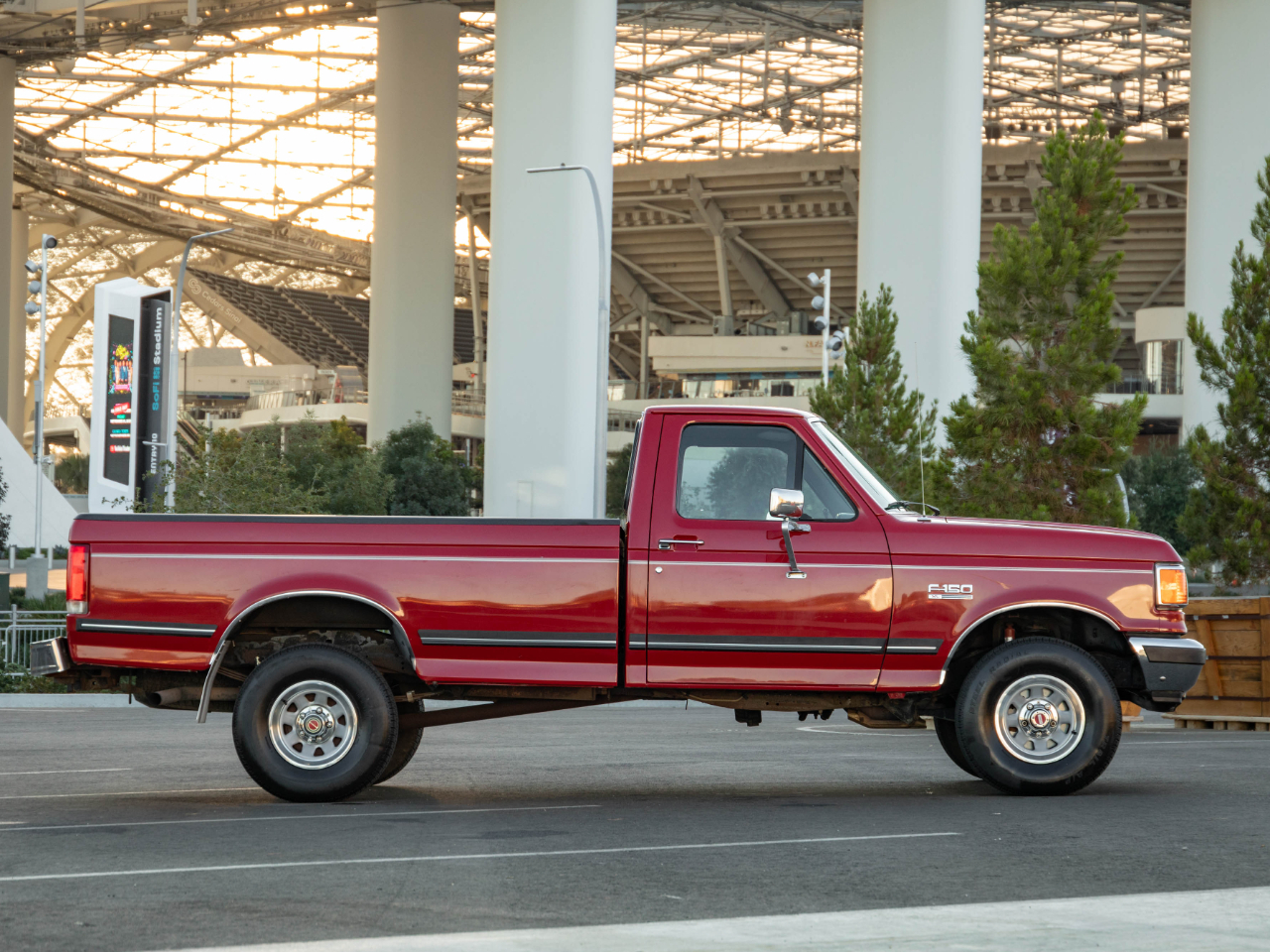 Sold: 1990 Ford F-150 XL Regular Cab 4x4