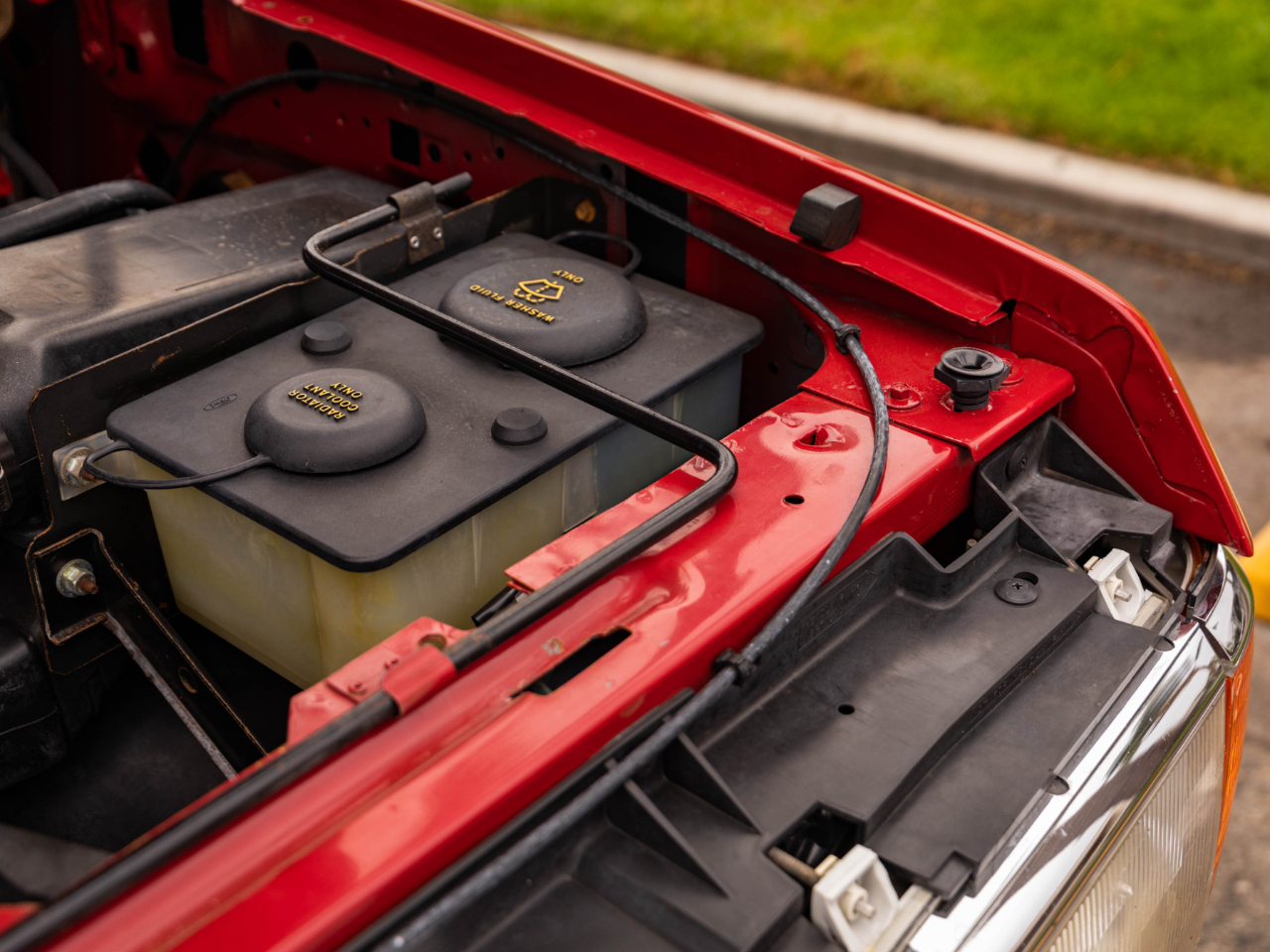 Sold: 1990 Ford F-150 XL Regular Cab 4x4