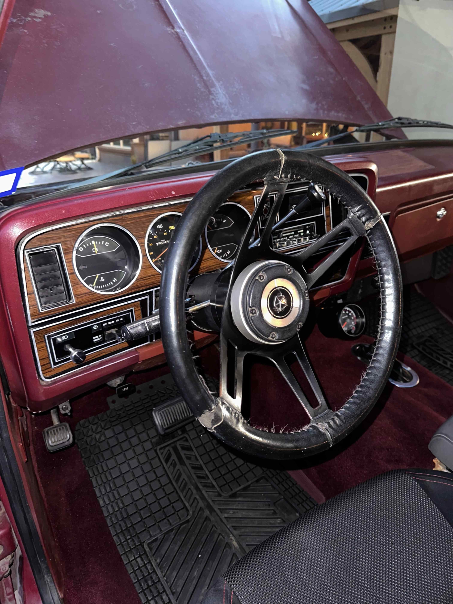 1983 Dodge Ramcharger 150 4×4 - 2