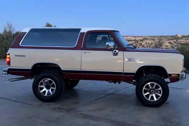 1983 Dodge Ramcharger 150 4×4