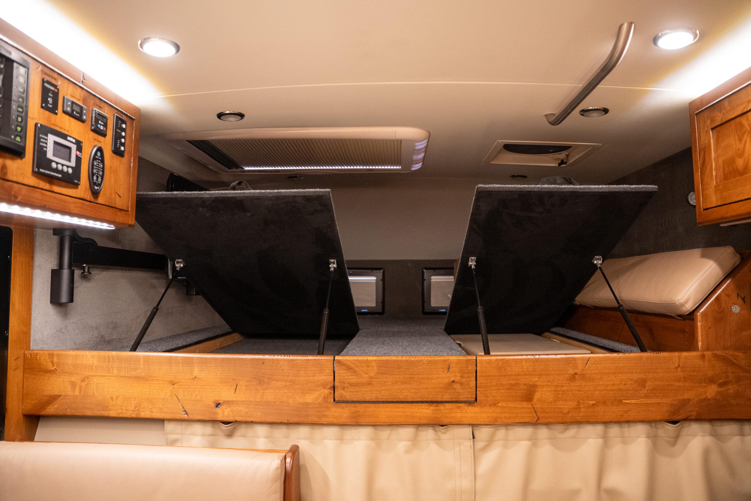 2018 EarthRoamer XV-LTS 202