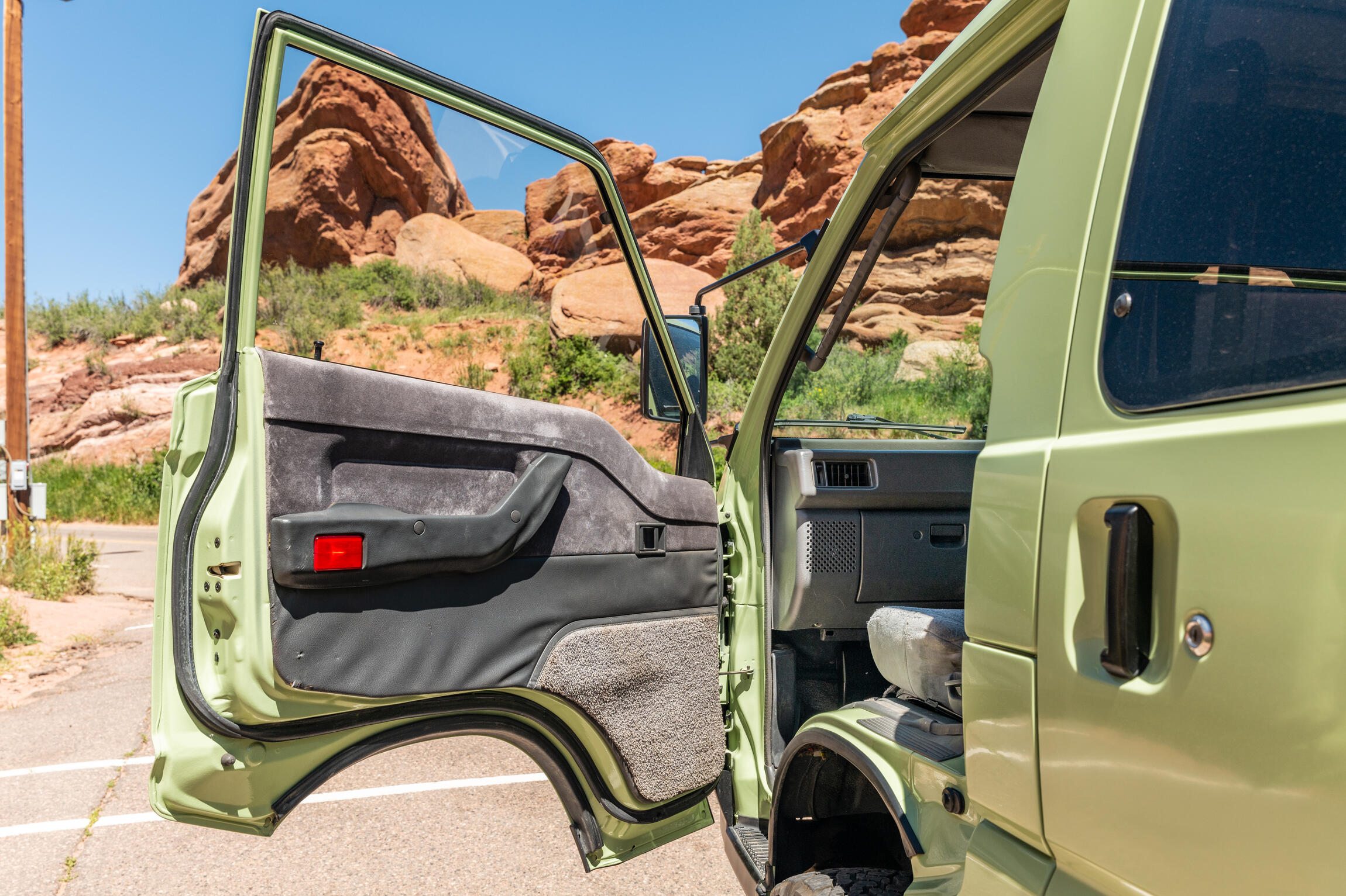 Sold: 1992 Mitsubishi Delica Star Wagon Super Exceed 4x4