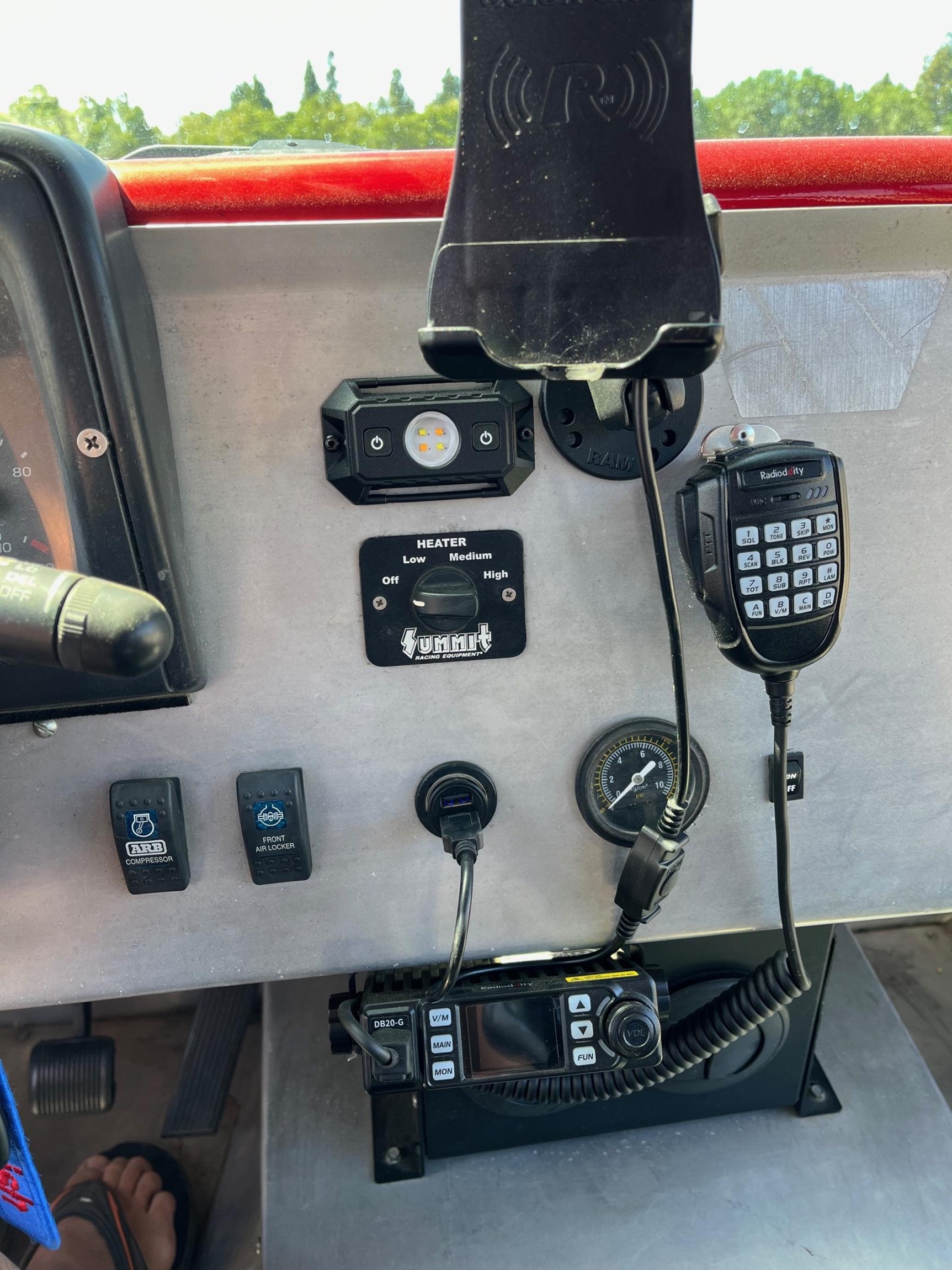 Rock-Crawling 1999 Jeep Wrangler TJ Sahara