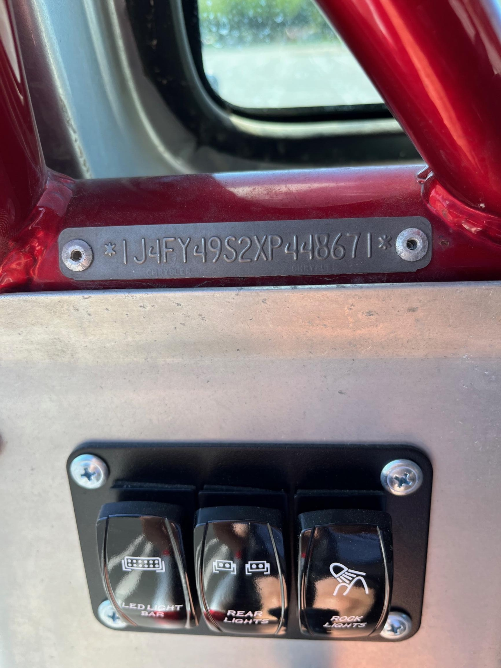 Rock-Crawling 1999 Jeep Wrangler TJ Sahara