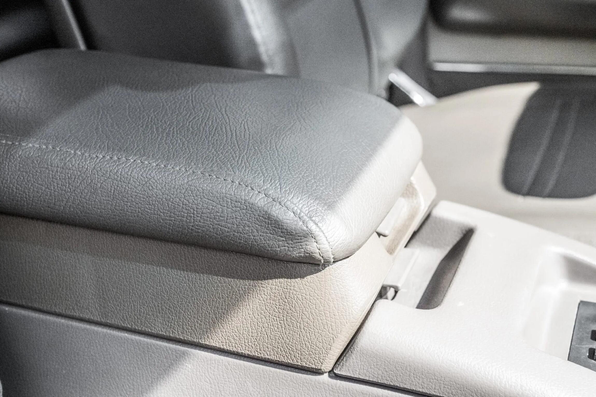 Sold: 1996 Toyota Land Cruiser VX-R - 3