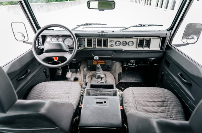 1993 Land Rover Defender 110 NAS
