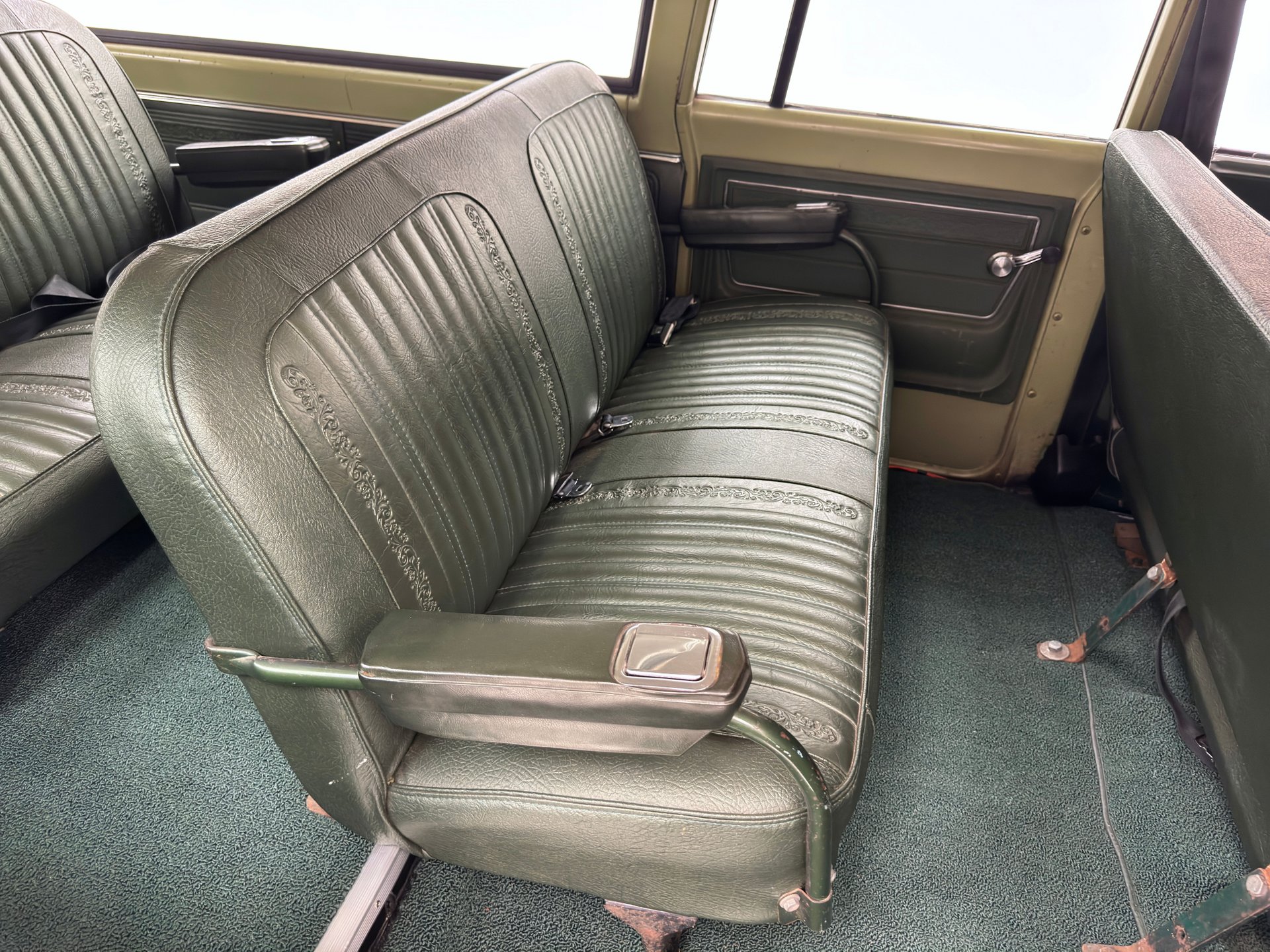 1972 Chevrolet Suburban - 5