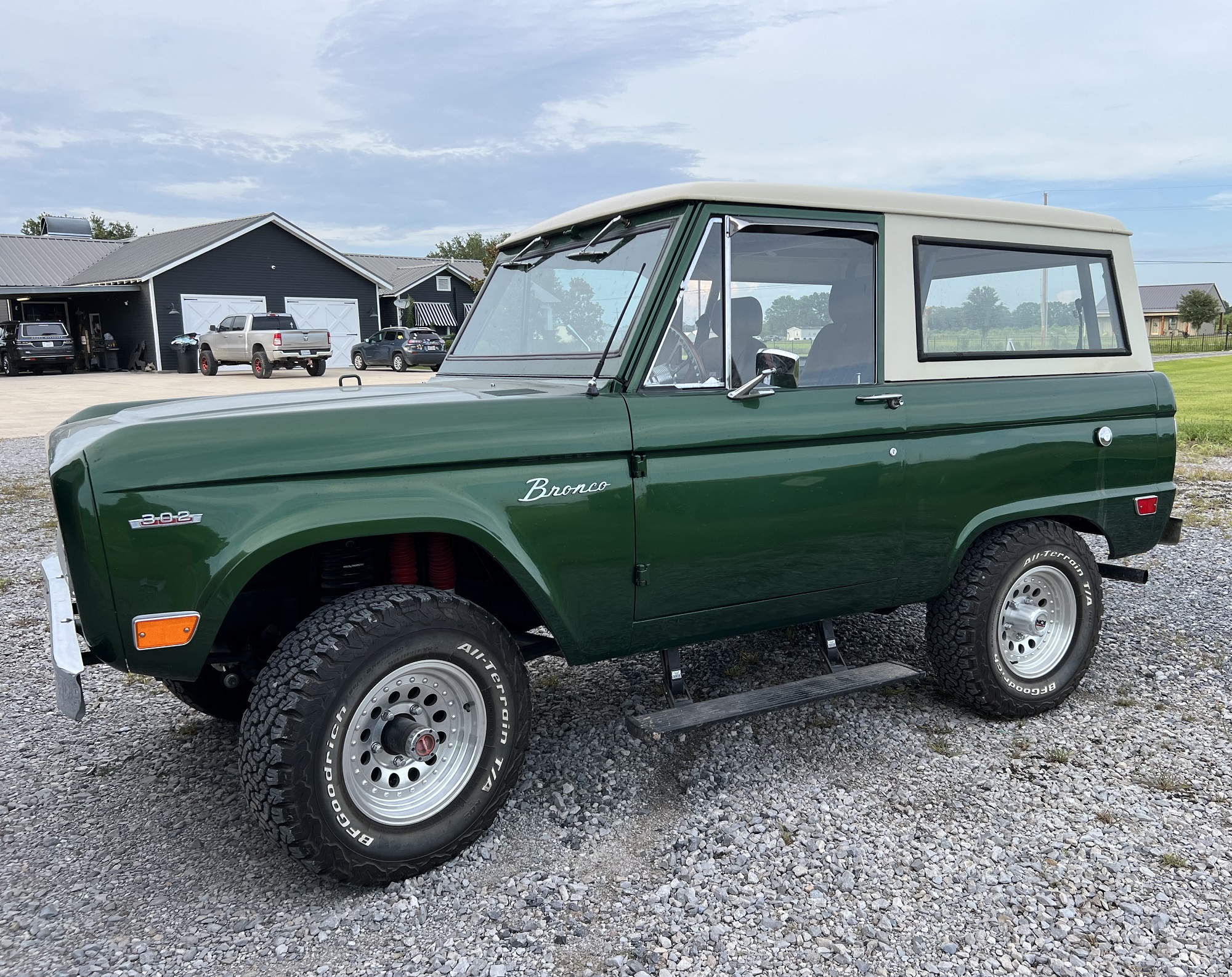 1969 Ford Bronco - 4