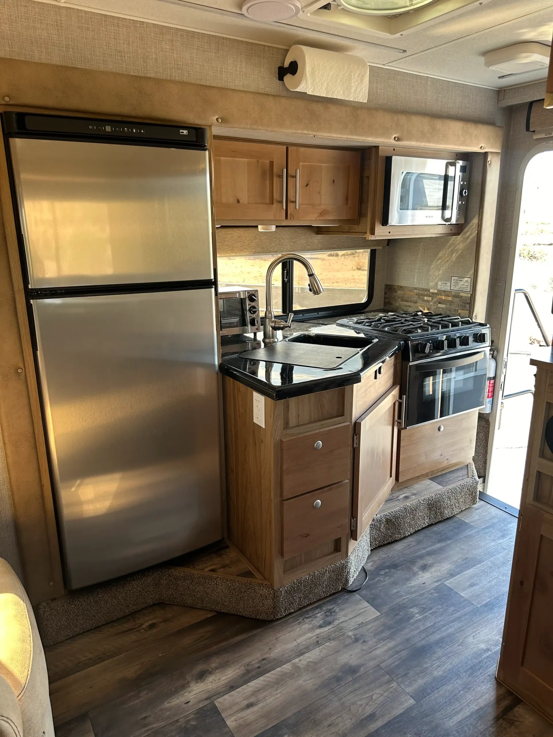 Sold: 2022 Ford F-550 Lariat Overland Build