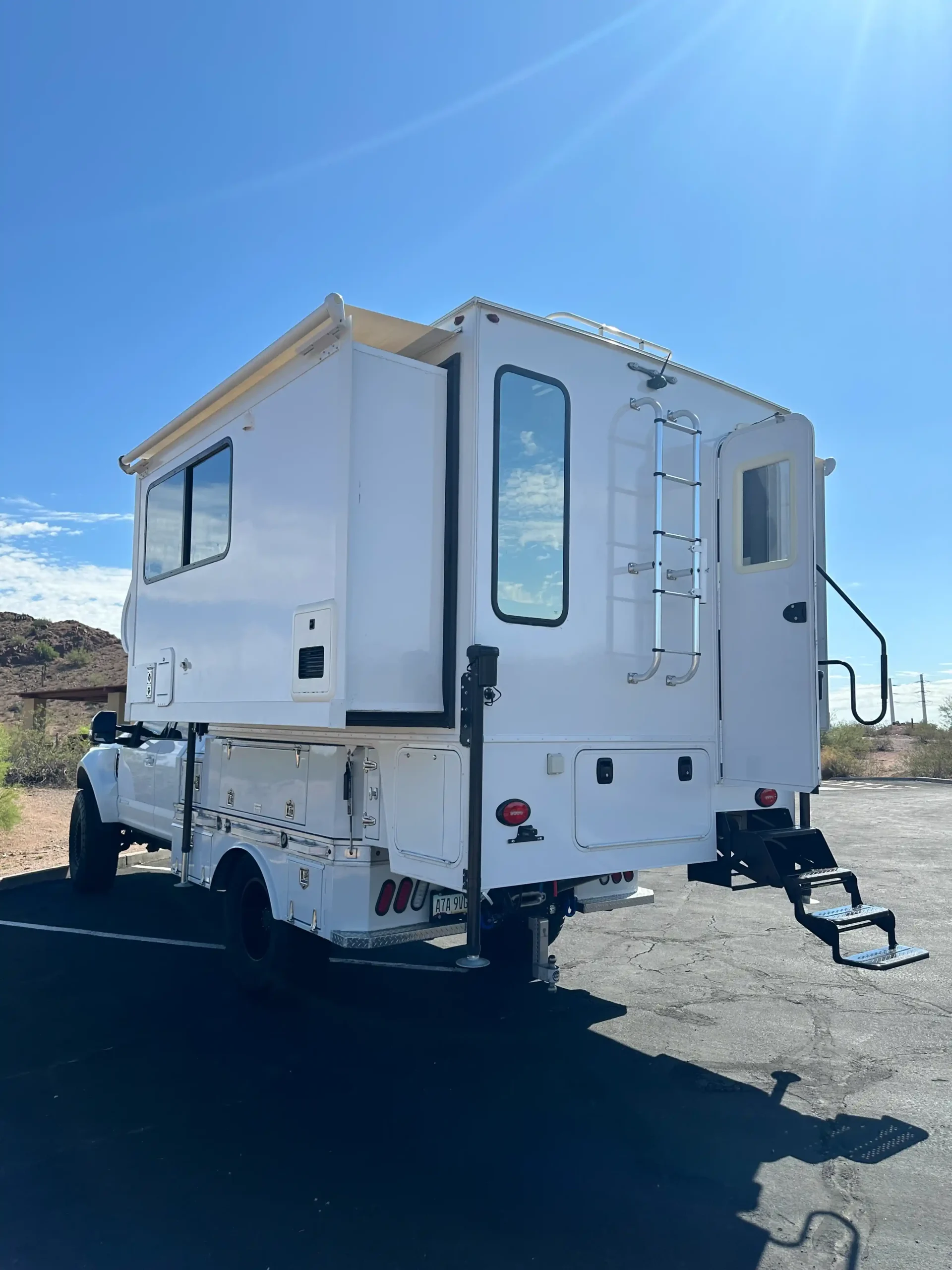 Sold: 2022 Ford F-550 Lariat Overland Build