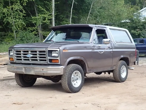 1985 Ford Bronco XLT - 2