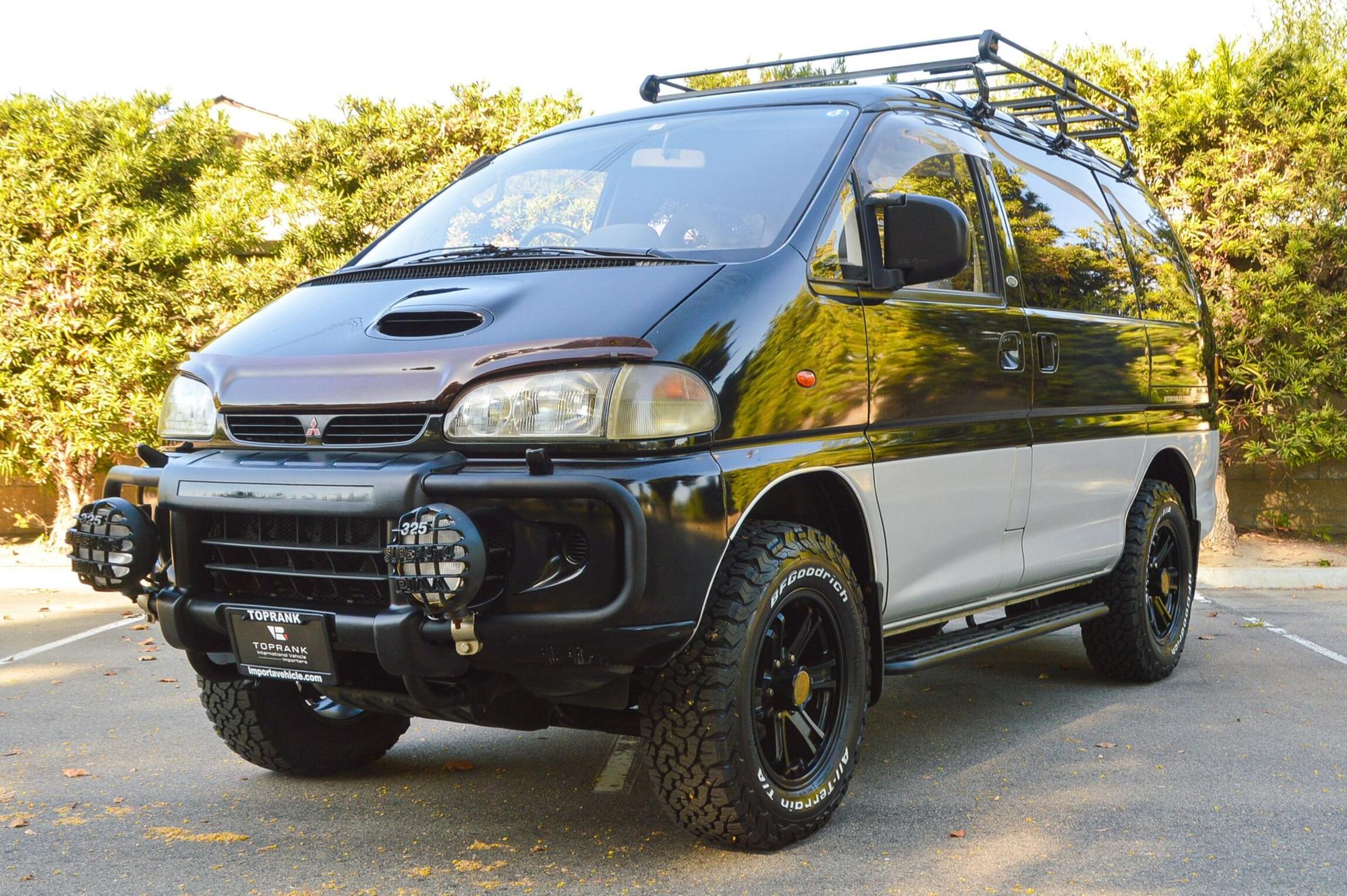  Mitsubishi Delica