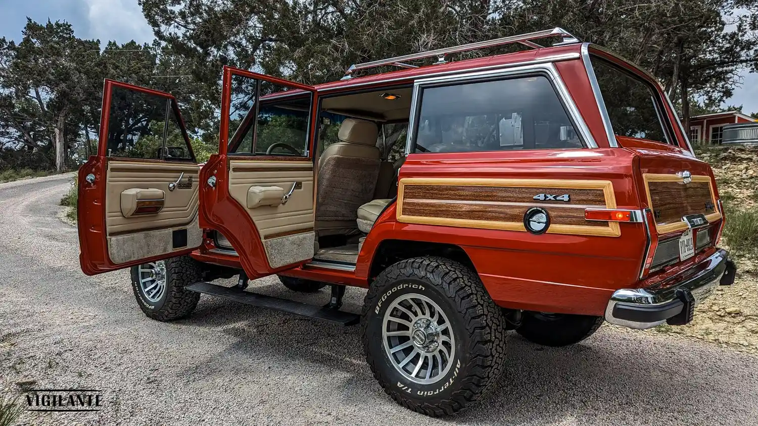 6.2L HEMI V8-Powered Jeep Grand Wagoneer 1988