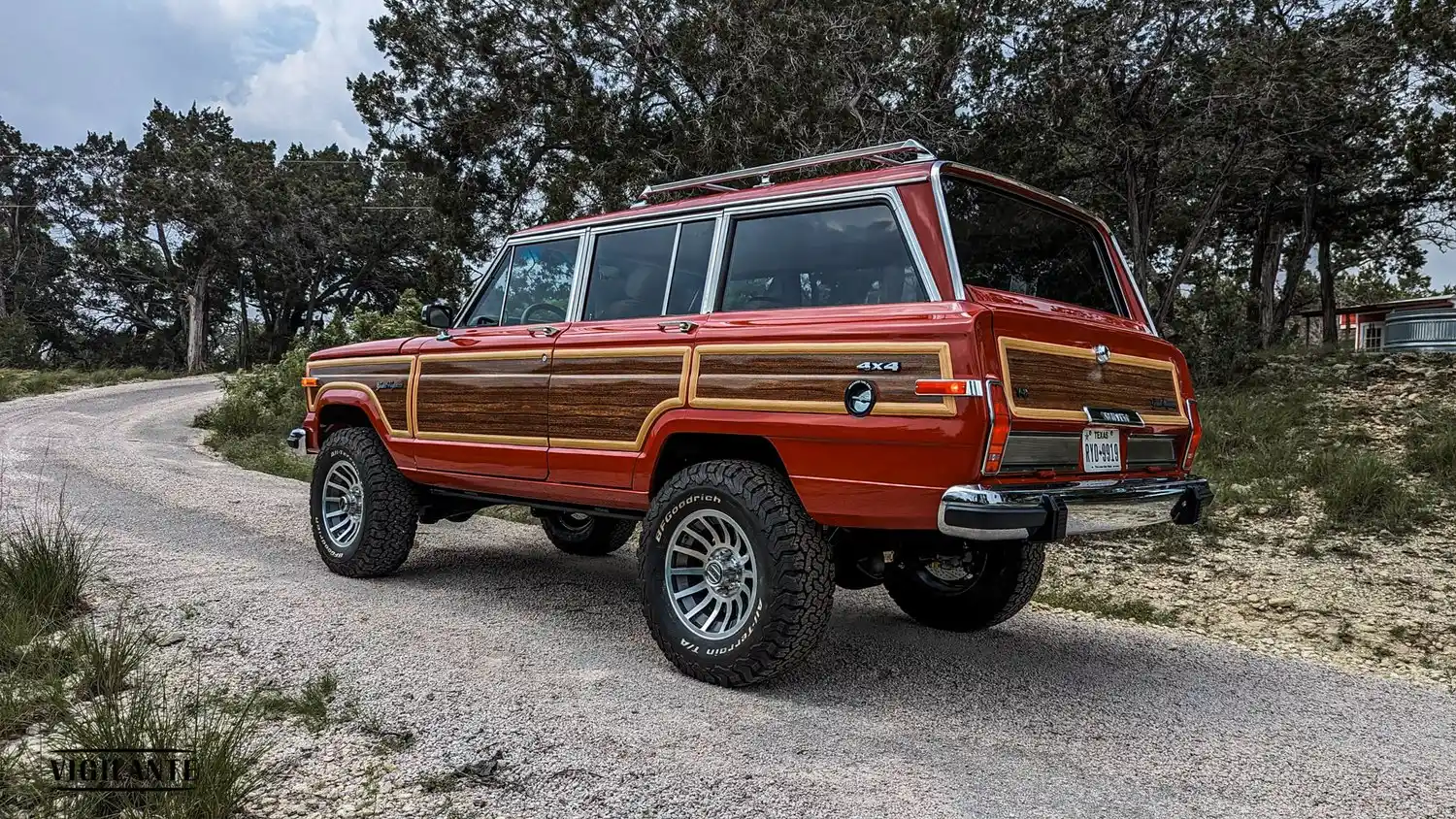 6.2L HEMI V8-Powered Jeep Grand Wagoneer 1988