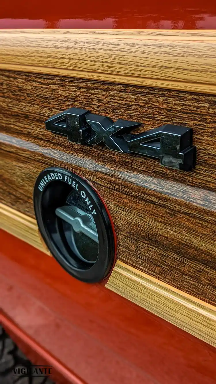 6.2L HEMI V8-Powered Jeep Grand Wagoneer 1988