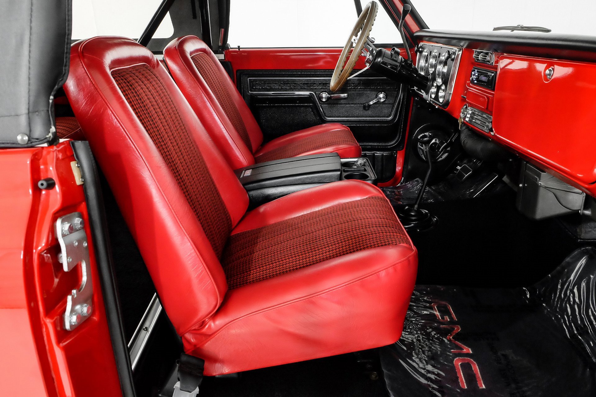 Sold: 1972 GMC Jimmy Custom