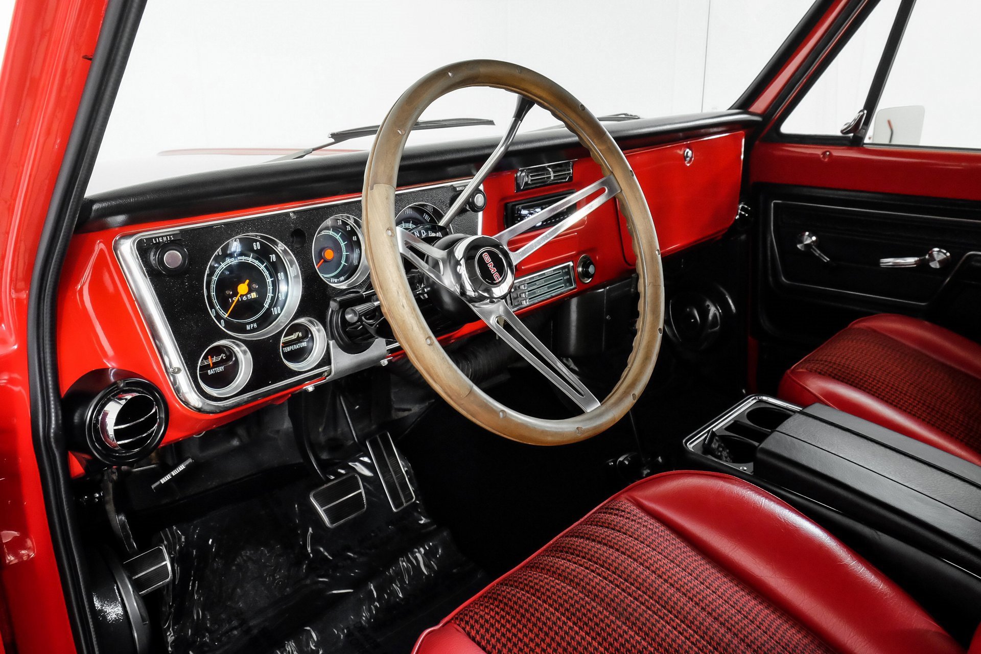 Sold: 1972 GMC Jimmy Custom