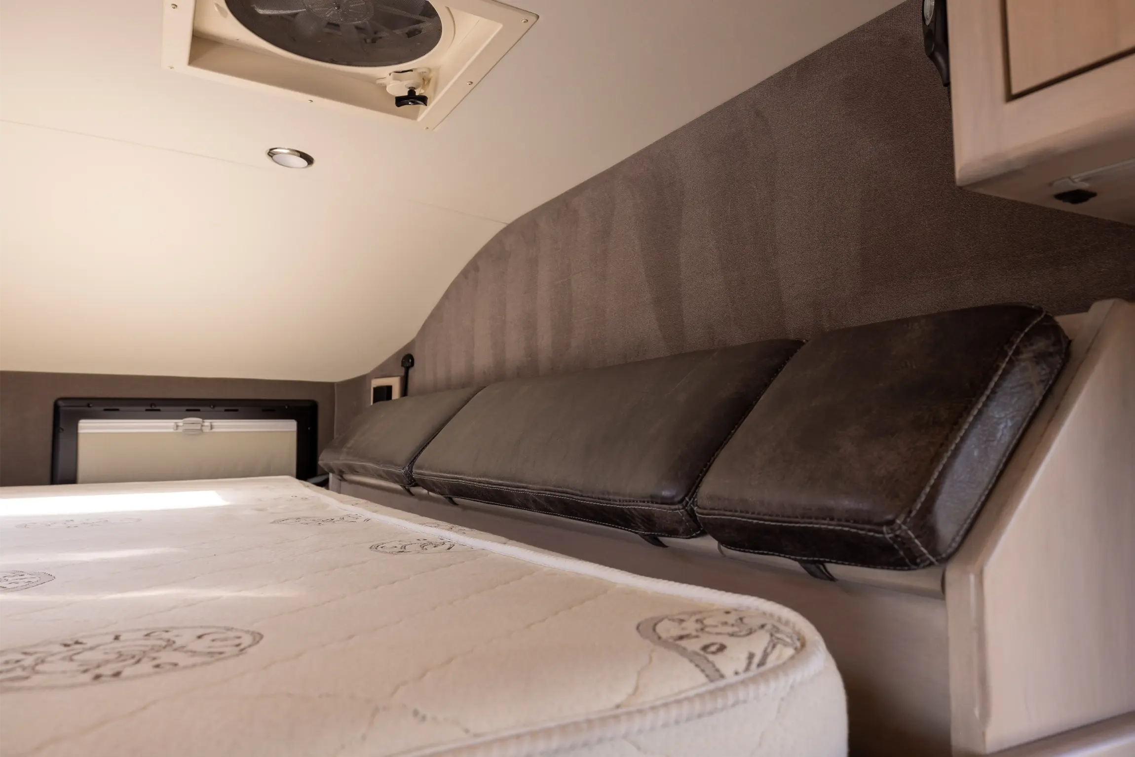 EarthRoamer XV-LTS 193